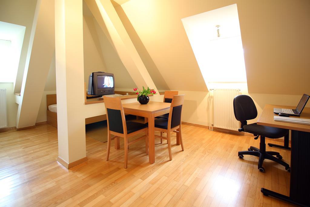 Apartments Villa Boltez 크란 객실 사진